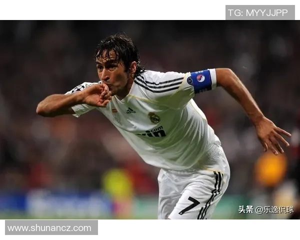 全球足球巨星榜单 影响力与荣誉的背后故事与球场传奇