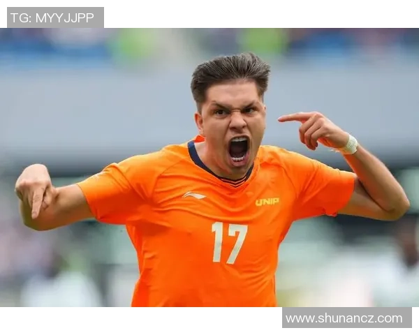 加纳足球巨星：从草根到世界舞台的传奇之路