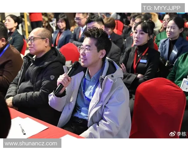 足球明星眼中的大连足球精英风采与成就解读